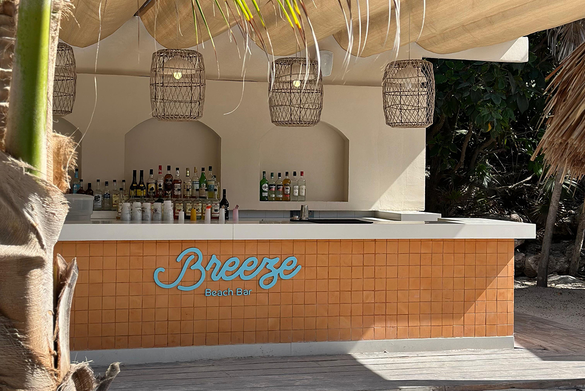 BREEZE - BAR DE PLAYA